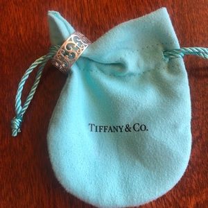 Tiffany&co Enchant scroll ring